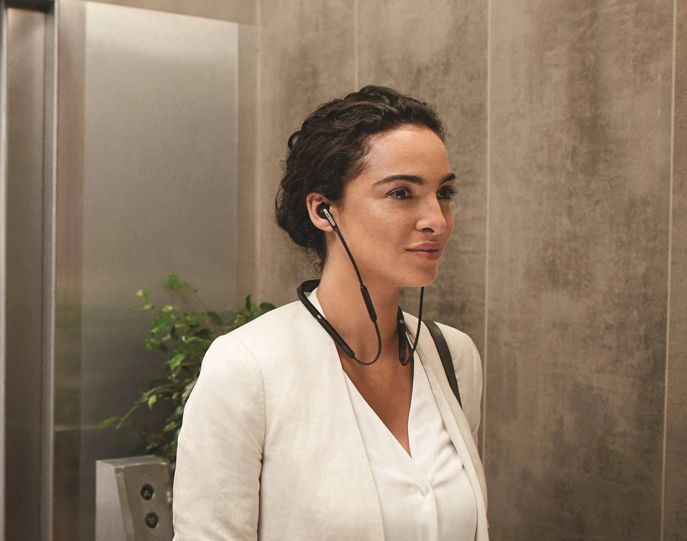 Jabra Elite 65e Bluetooth Wireless In-Ear Earphones with Mic - Noise-Canceling - Titanium Black