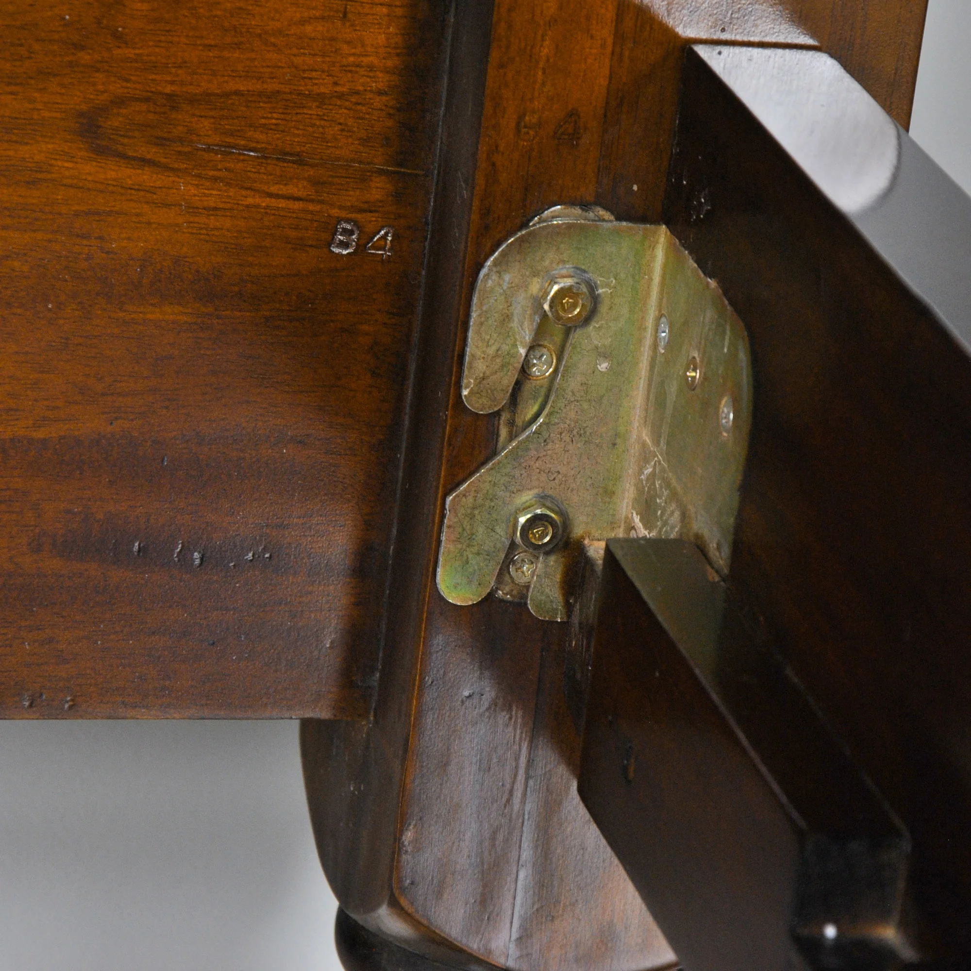 King Size Mahogany Poster Bed
