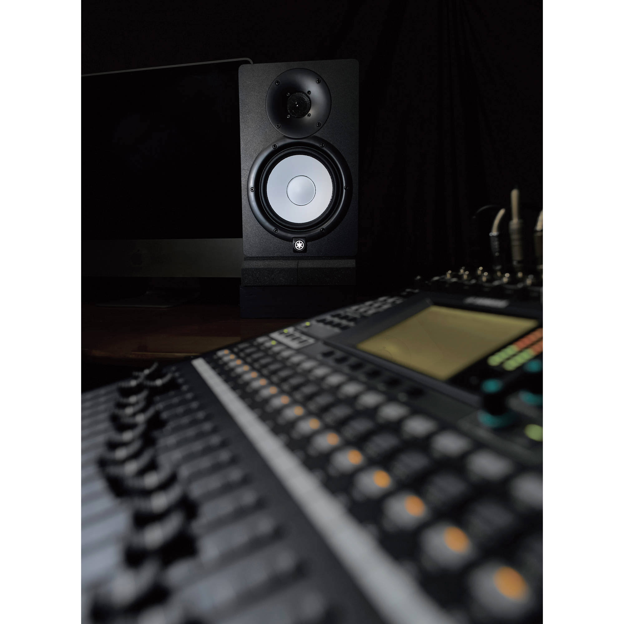 Yamaha HS7 2-Way Active Studio Monitor - Single - Black