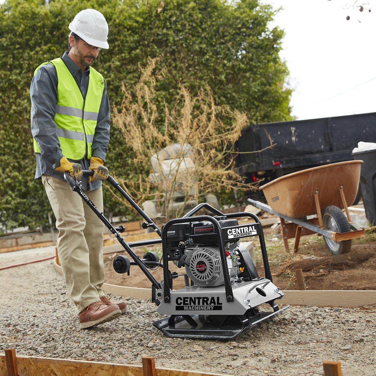 CENTRAL MACHINERY 7 HP Plate Compactor with Wheel Kit