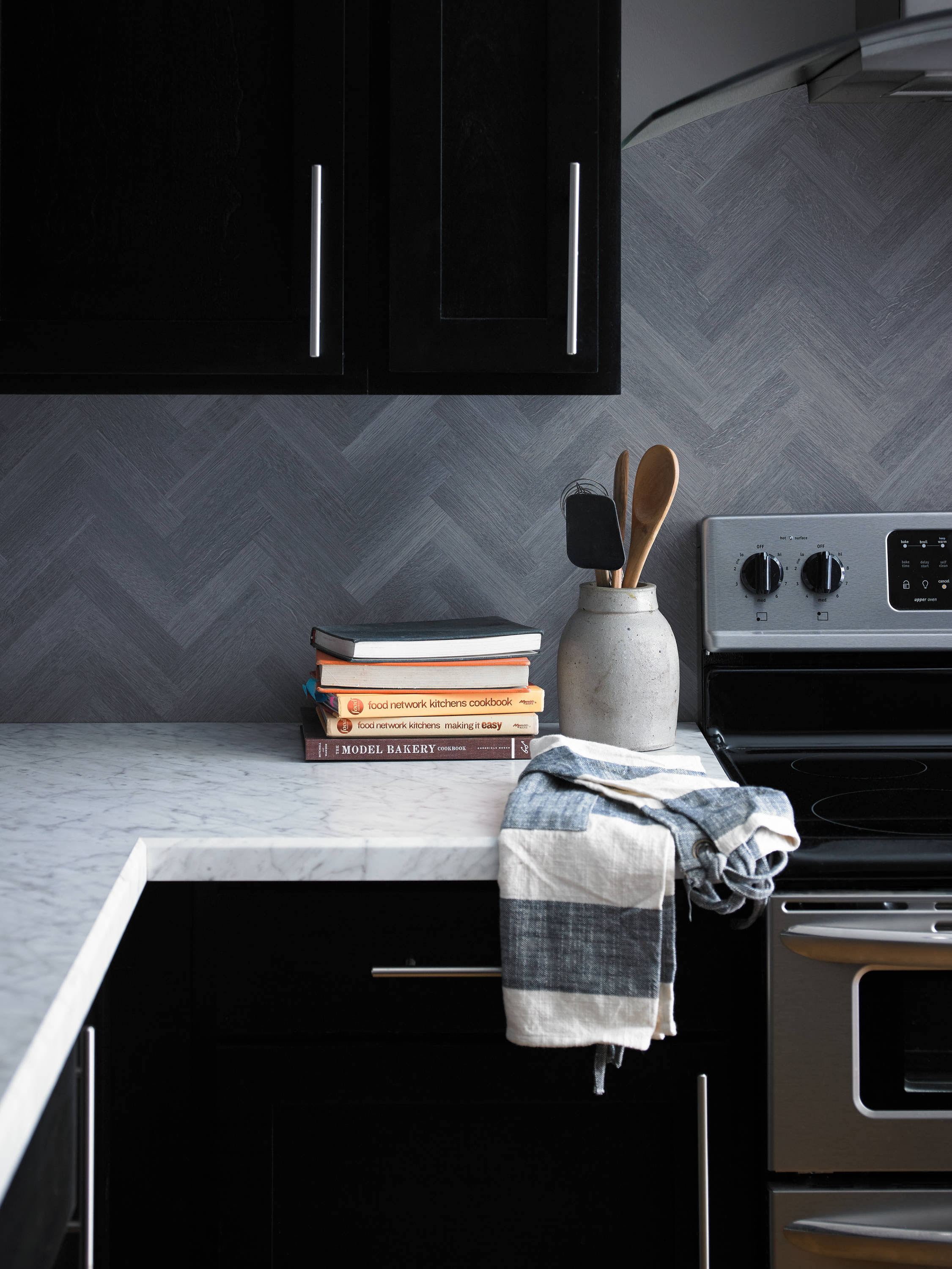 Formica 4 ft. x 8 ft. Laminate Sheet in Silver Oak Herringbone with Matte Finish, Silver Oak Herringbone Matte