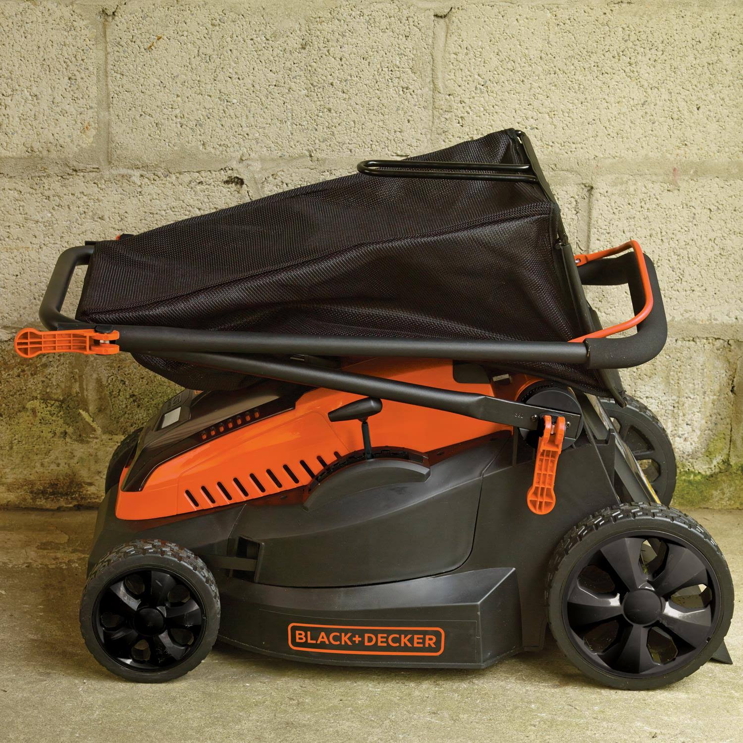 Black u0026 Decker CM1640 16x22 Cordless Push Mower - 40V