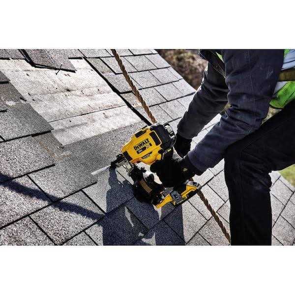 DeWalt 20V MAX Lithium-Ion 15-Degree Cordless Roofing Nailer Kit - Shop Hardware Tools Online Store