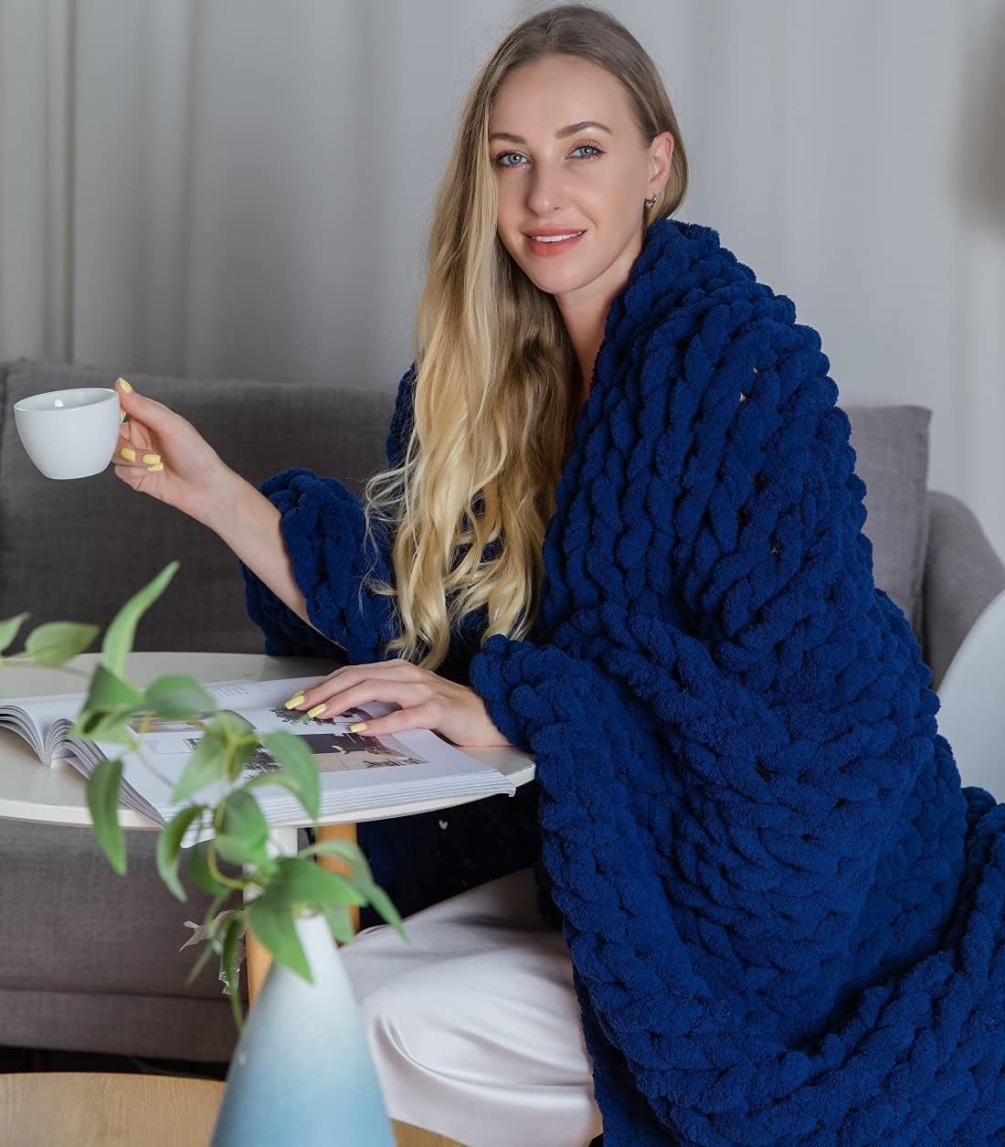 DIRUNEN Chunky Knit Luxury Throw Blanket Large Cable Knitted Premium Soft Cozy Chenille Bulky Blankets for Cuddling up in Bed, on The Couch or Sofa Navy 40×59