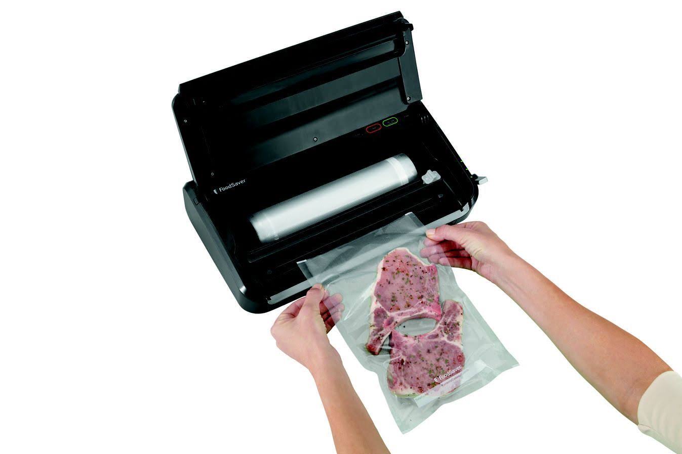 Foodsaver Deluxe System with Handheld Vacuum Sealer