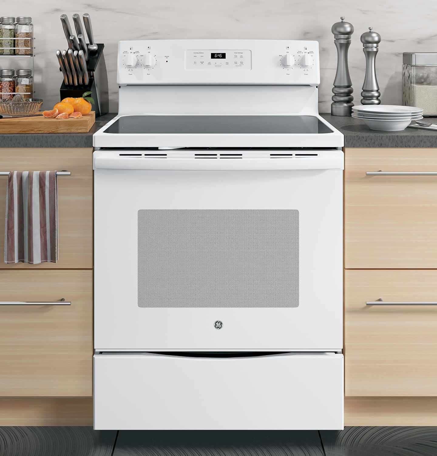 GE Appliances JB645DKWW, White