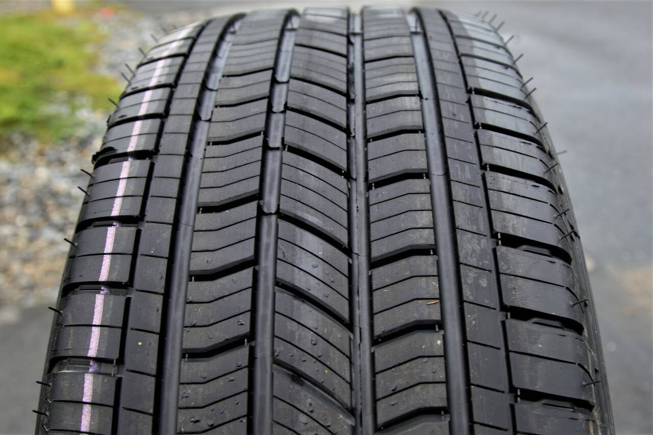 Michelin Energy Saver A/S - 265/65R18 112T - All Season Tire