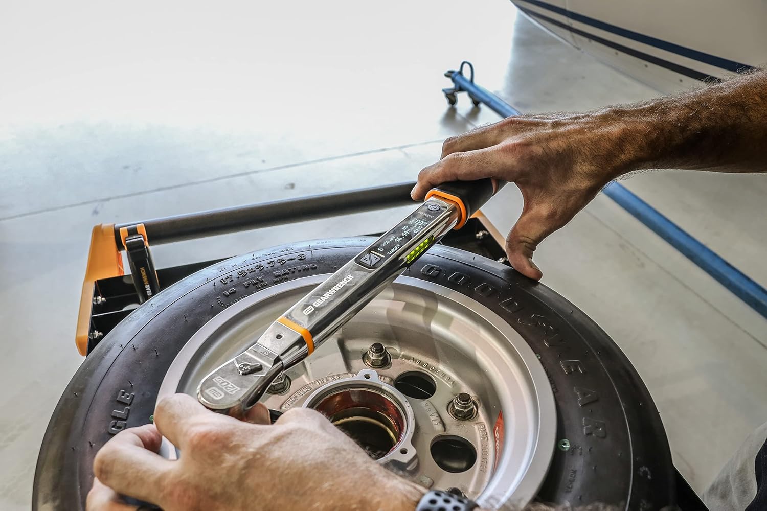 GEARWRENCH 3/8" 120XP™ E-Spec Electronic Interchangeable Head Torque Wrench 20-100Nm - 85245
