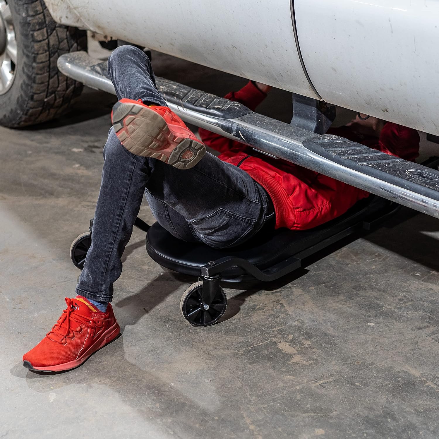 Traxion 1-100 ProGear Wide Body Low Profile Automotive Creeper W/All-Terrain 5 Casters , Black