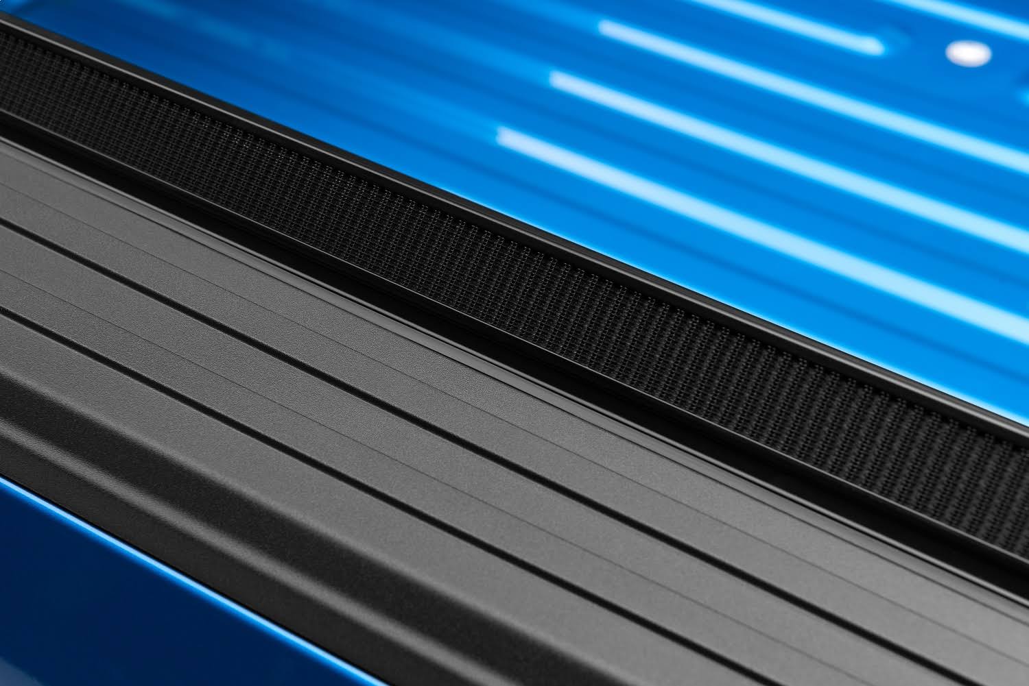 Lund 96874 Genesis Elite Roll Up Tonneau Cover