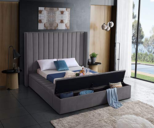 Meridian Furniture Kiki Collection Modern | Contemporary Velvet Upholsterd Bed with Channel Tufting, Siderails and Footboard Storage Compartments, Full, Cream