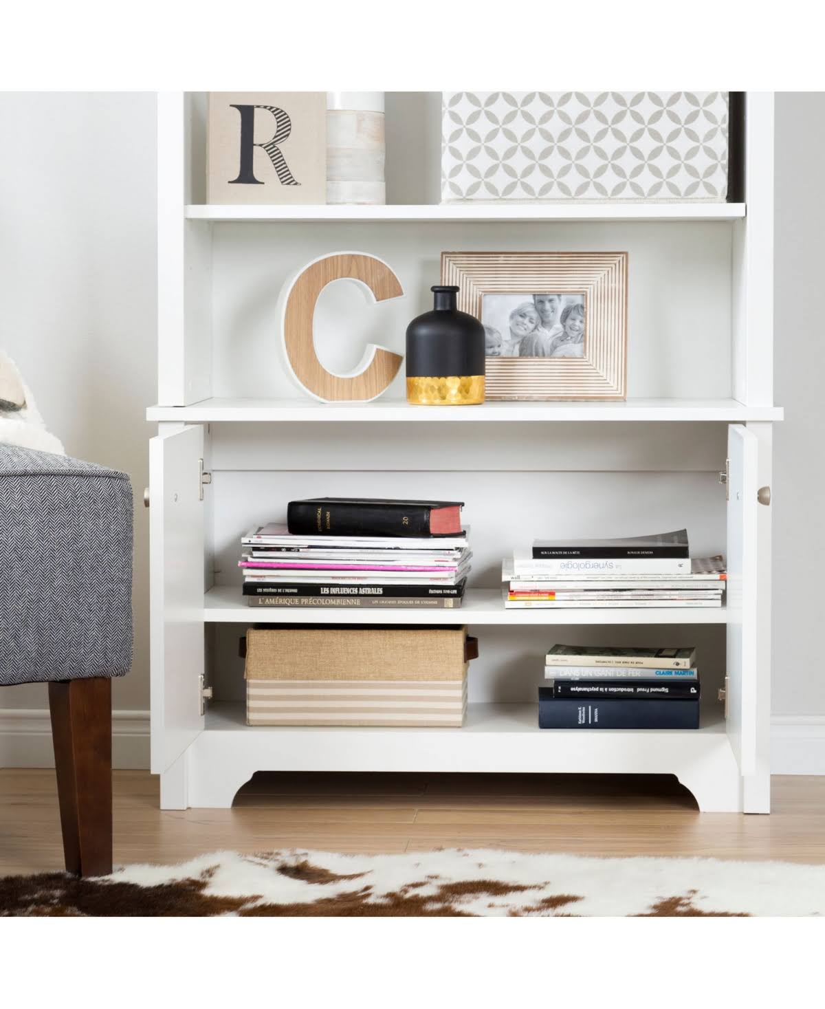 South Shore Vito 3-Shelf Bookcase with Doors Pure White