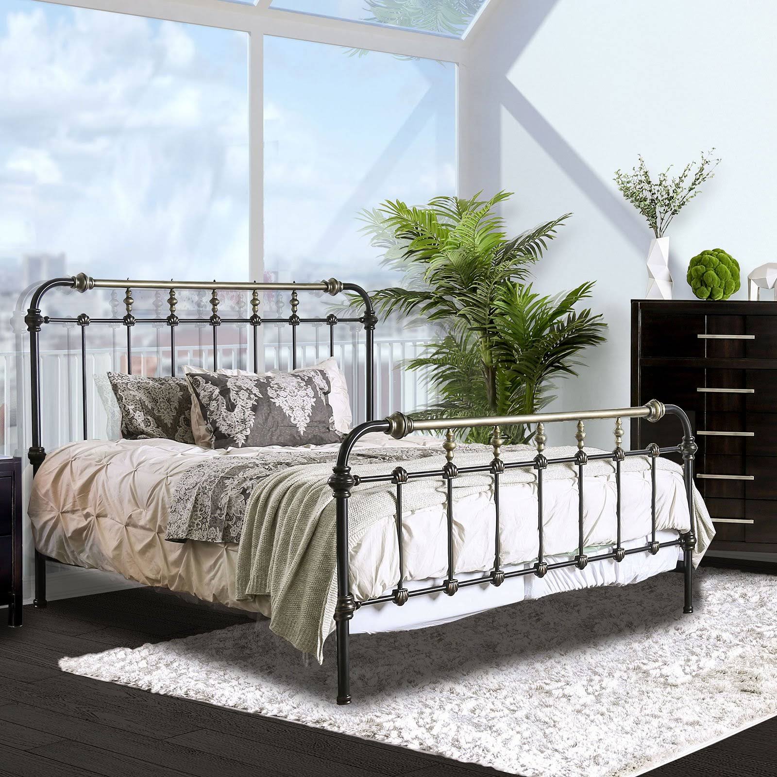 Furniture of America Riana King Metal Bed CM7733EK