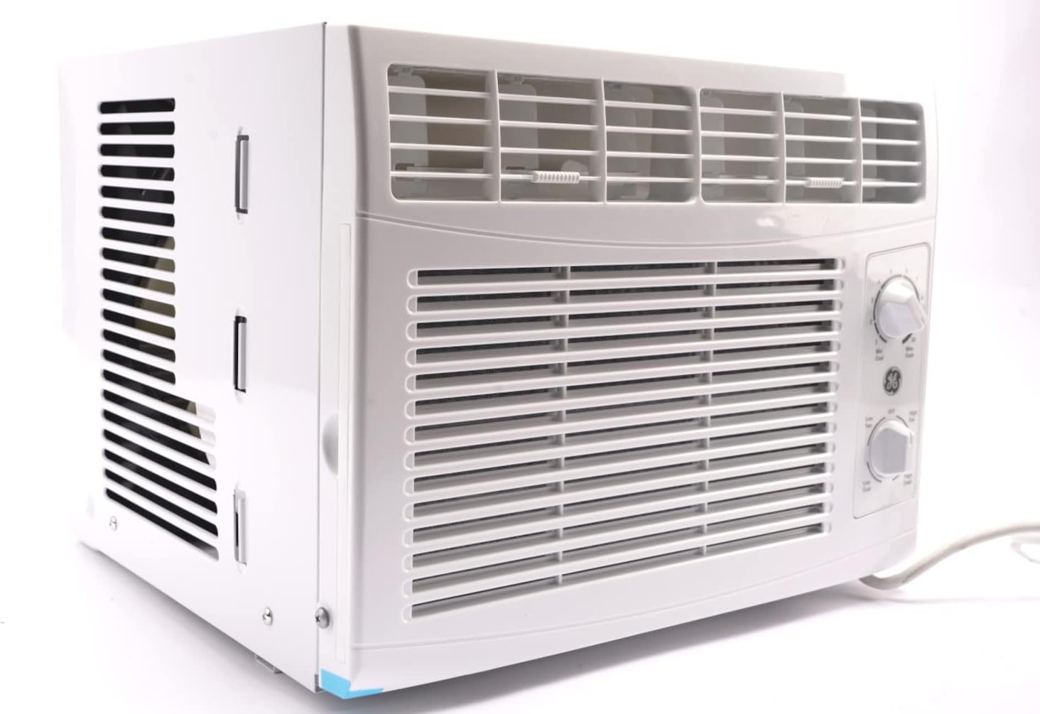 GE AHV05LZ Window Air Conditioner with 5050 BTU Cooling Capacity, 115 Volts in White OPEN BOX