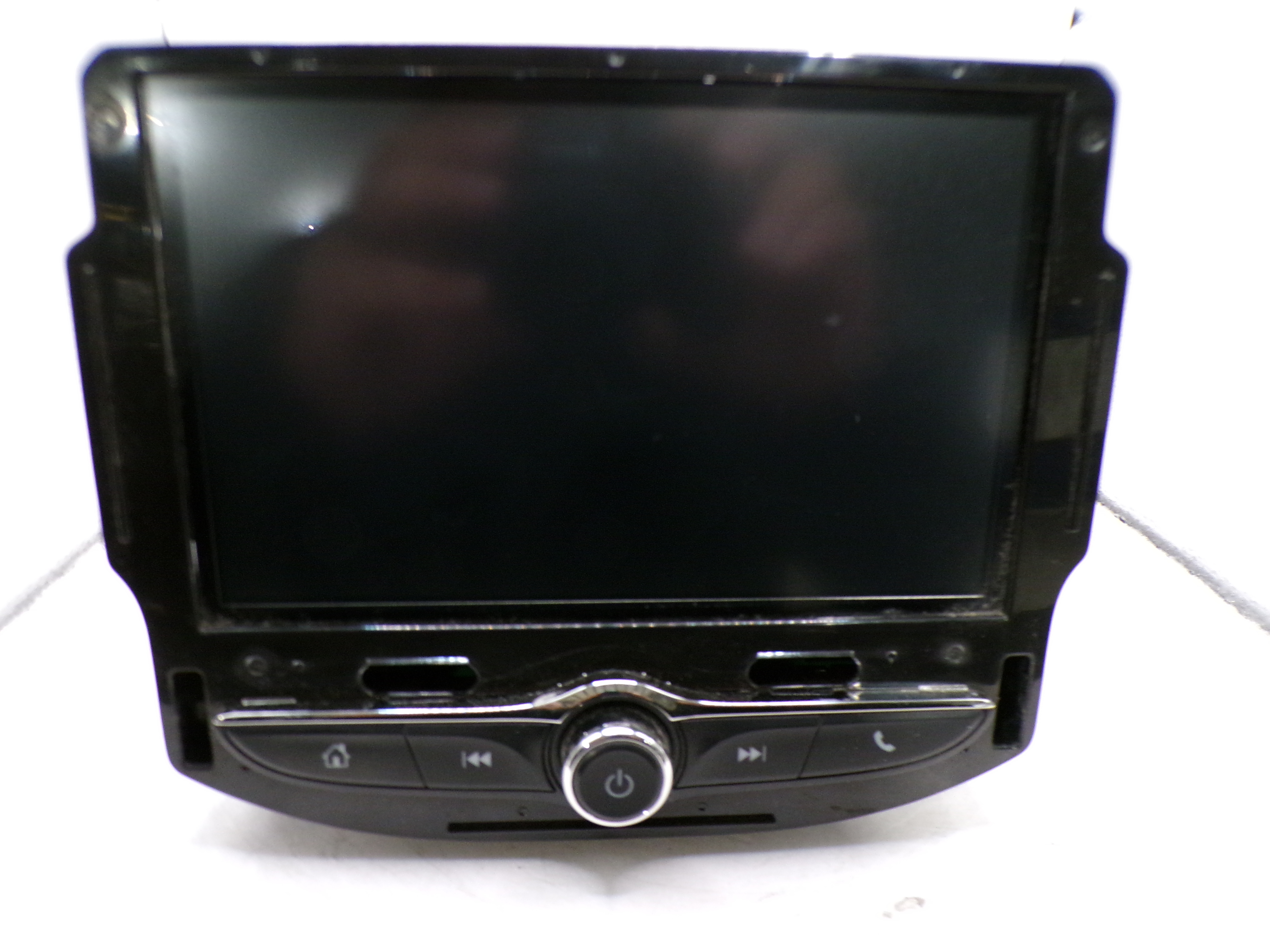 Pre-Owned 2017 Chevrolet Trax Radio Receiver w/ 7" Information Display Screen OEM (Good)