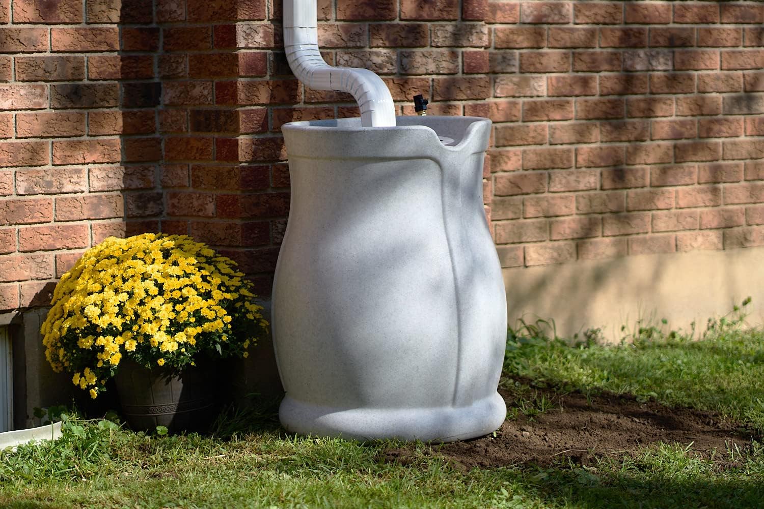 FCMP Outdoor Catalina 45 Gallon Rain Water Barrel Catcher System with Flat Back for Watering Outdoor Plants, Gardens, and Landscapes, Light Granite