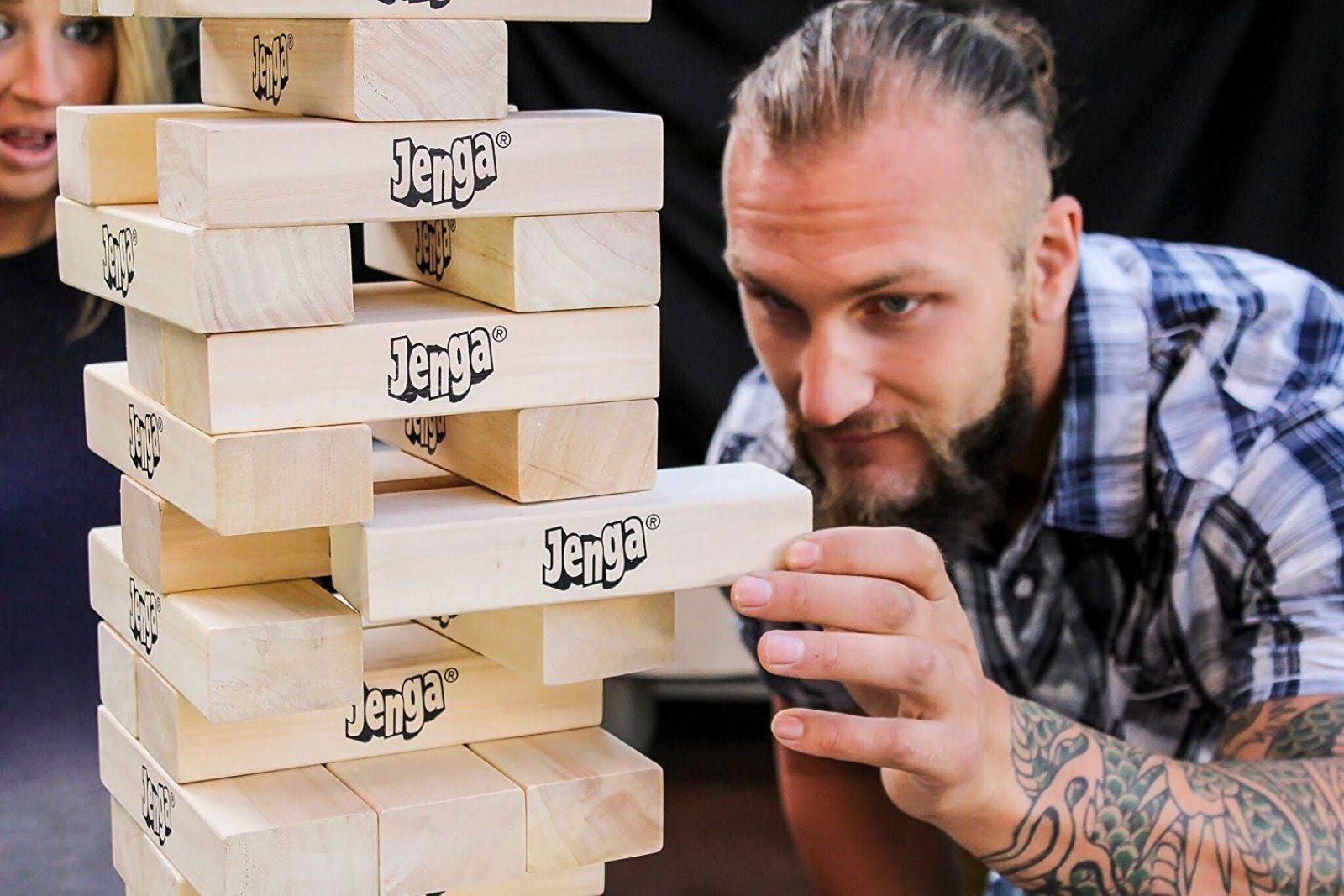 Jenga Giant JS7 (Stacks to Over 5 Feet) Precision-Crafted, Premium Hardwood Game with Heavy-Duty Carry Bag (Authentic Jenga Bran