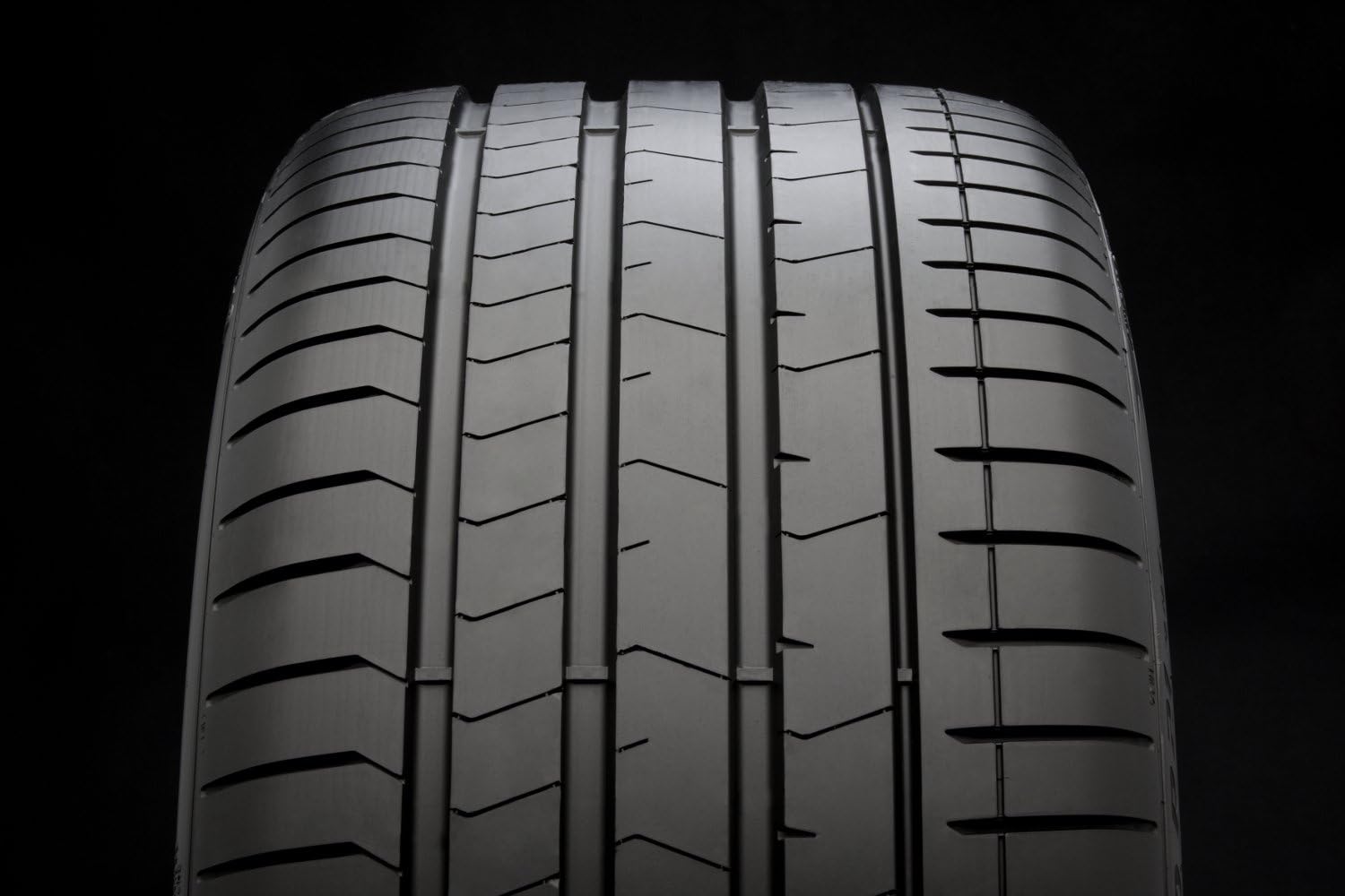 Pirelli PZERO (PZ4) Performance Radial Tire - 275/40R20 106XL