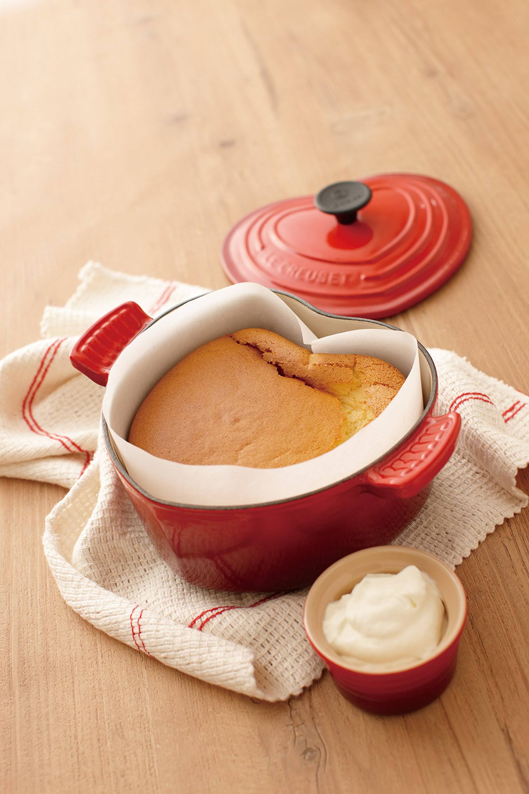 Le Creuset Enameled Cast-Iron 2-Quart Heart Casserole Red