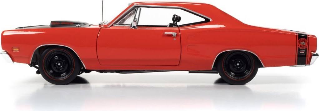 1969/5 Dodge Coronet Super Bee Hardtop R4 Red Muscle Car u0026 Corvette Nationals (MCACN) 1/18 Diecast Model Car by Autoworld
