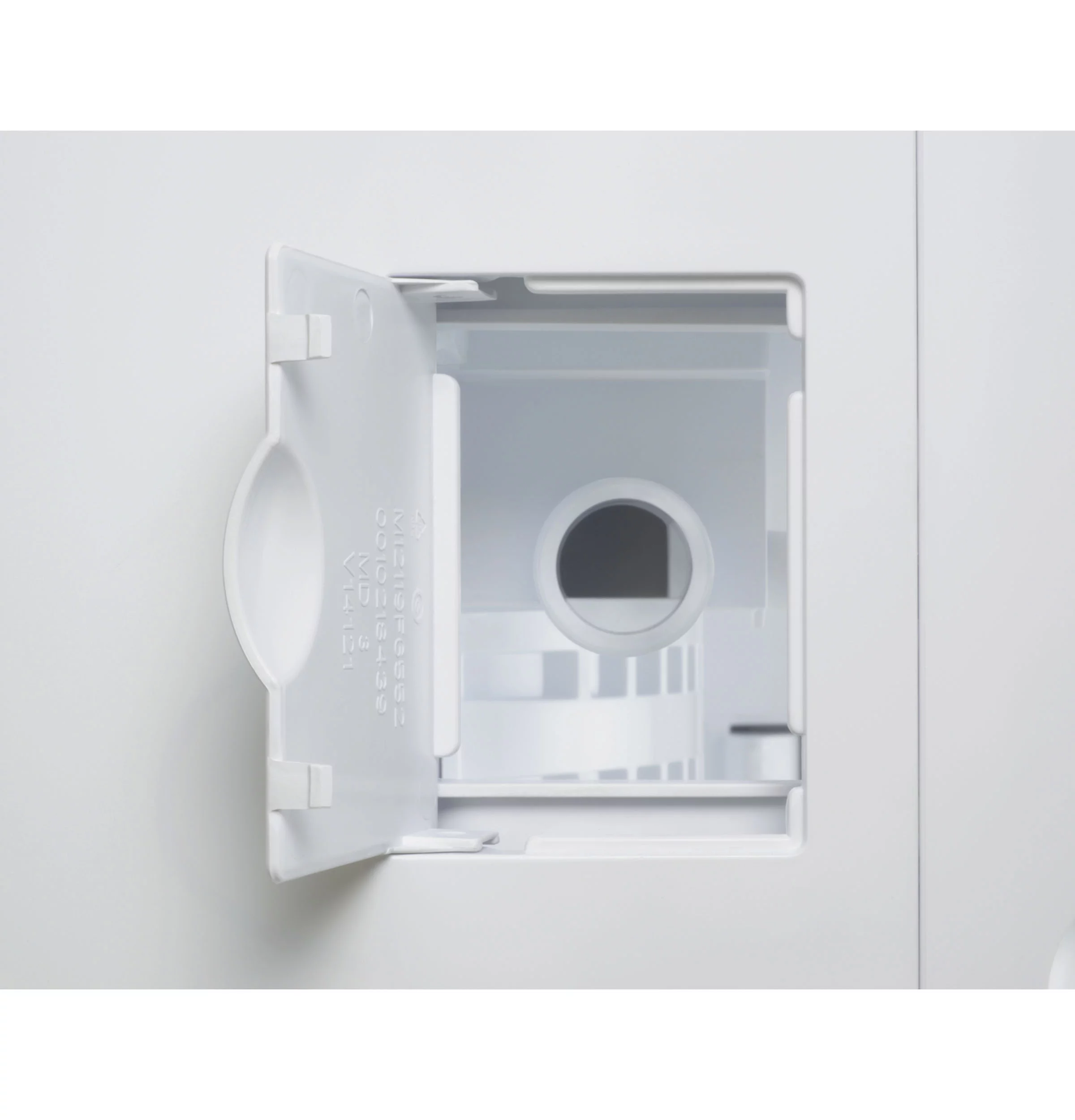 GE® 20 Pt Portable Dehumidifier for Damp Spaces, White, ADEW20LY