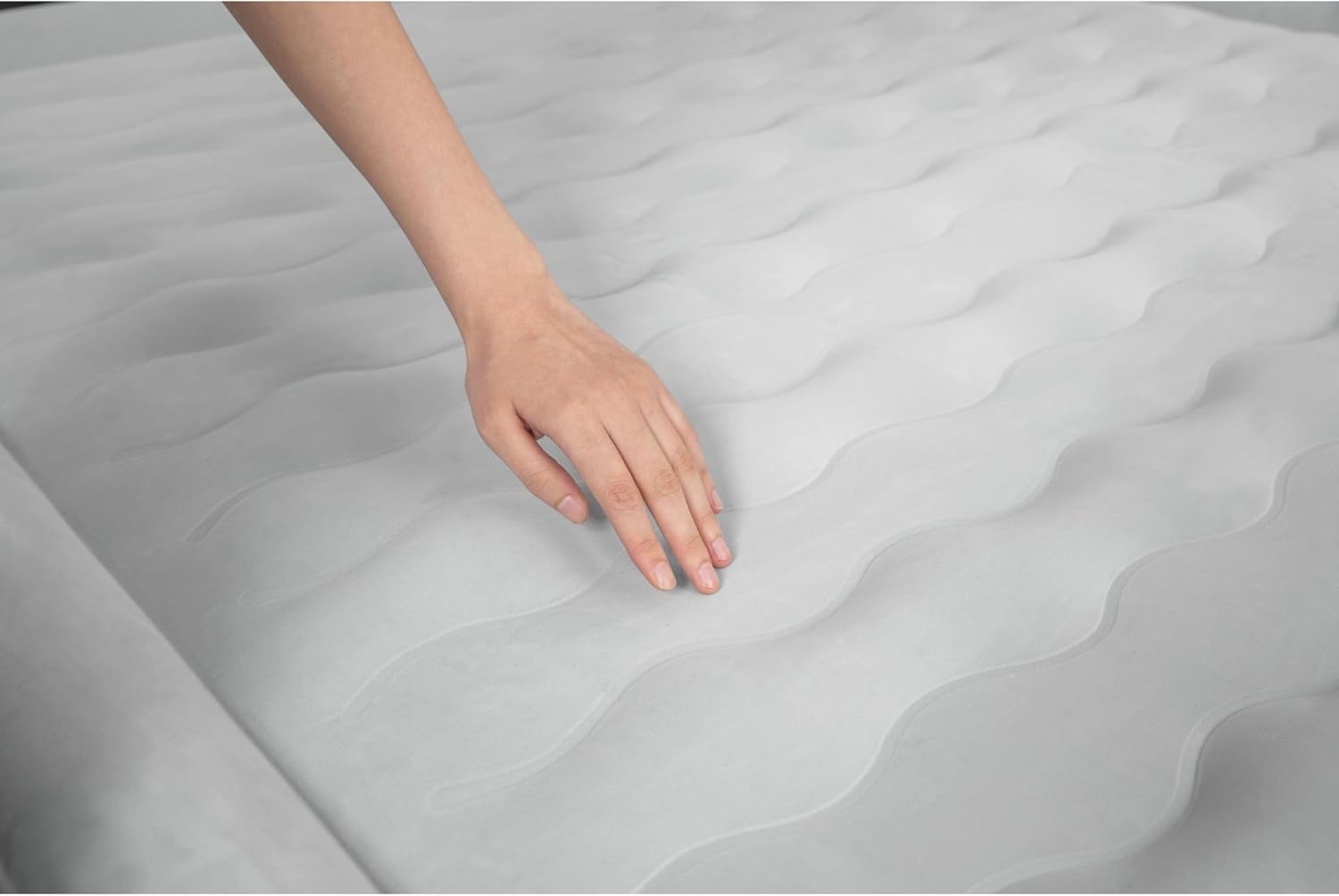 Sealy Tritech Airbed Queen Built-in AC Pump 80" x 60" x 22"