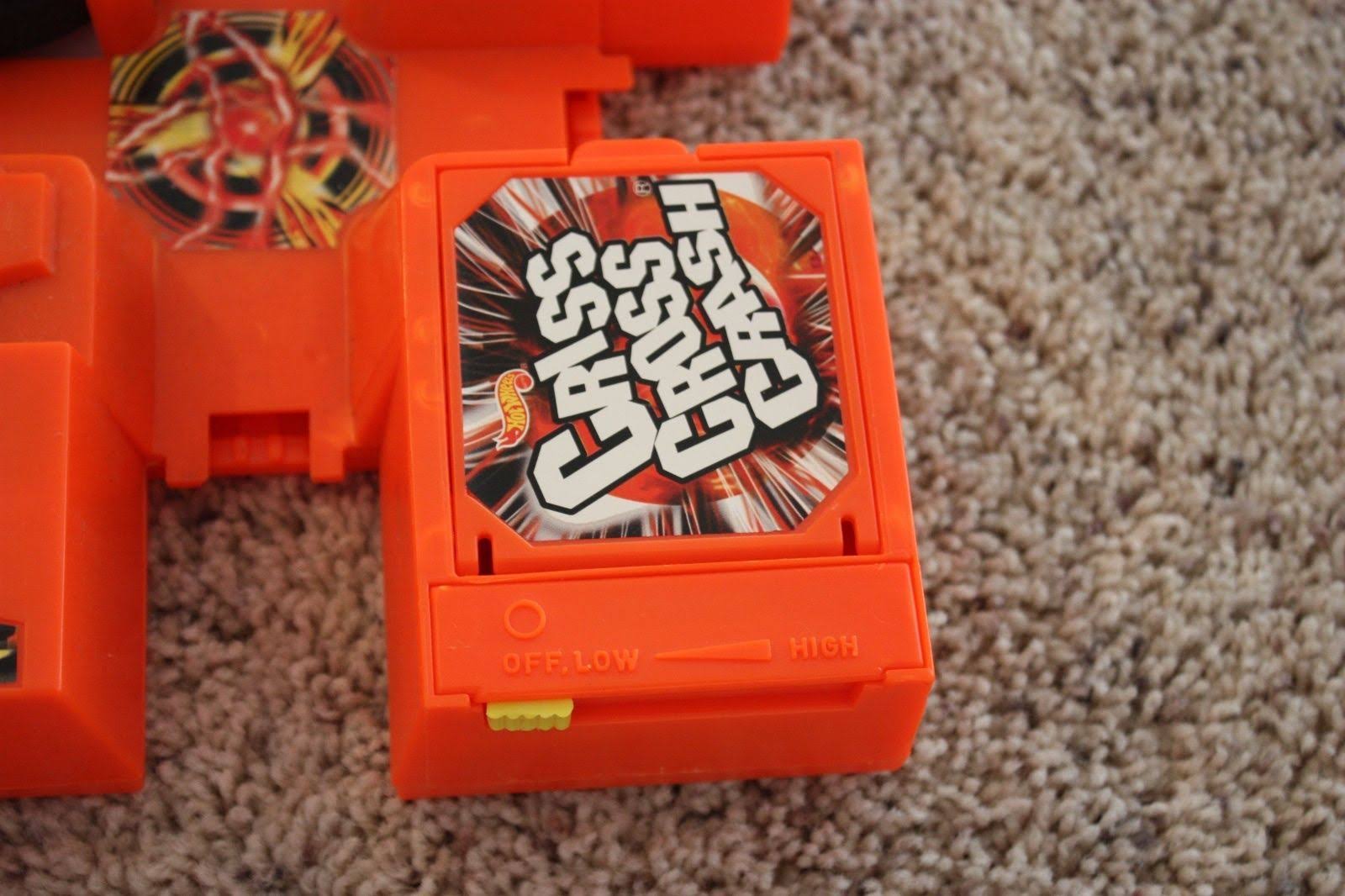 Hot Wheels Criss Cross Crash Track Set