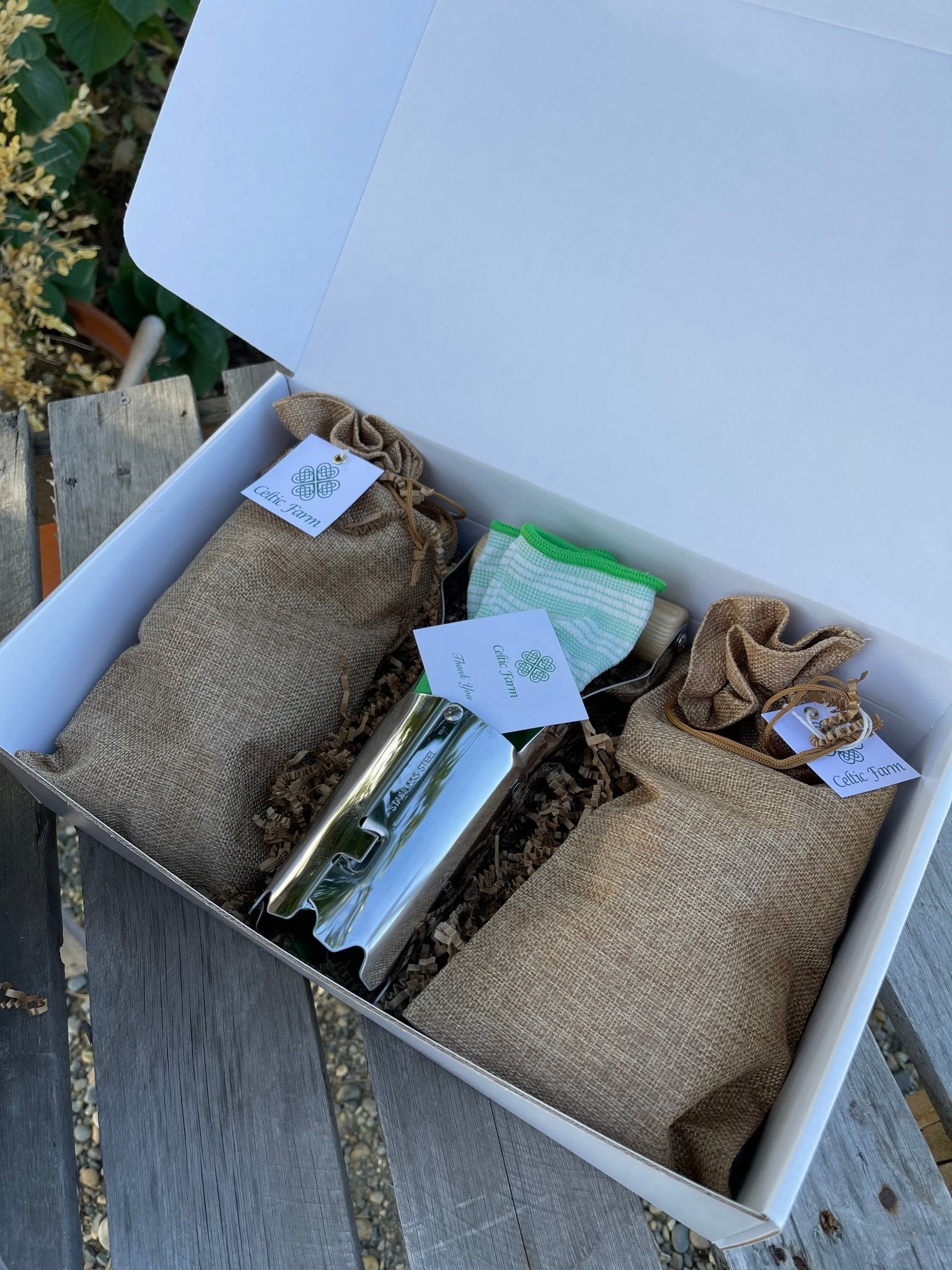 Daffodil Bulb Garden Gift Box