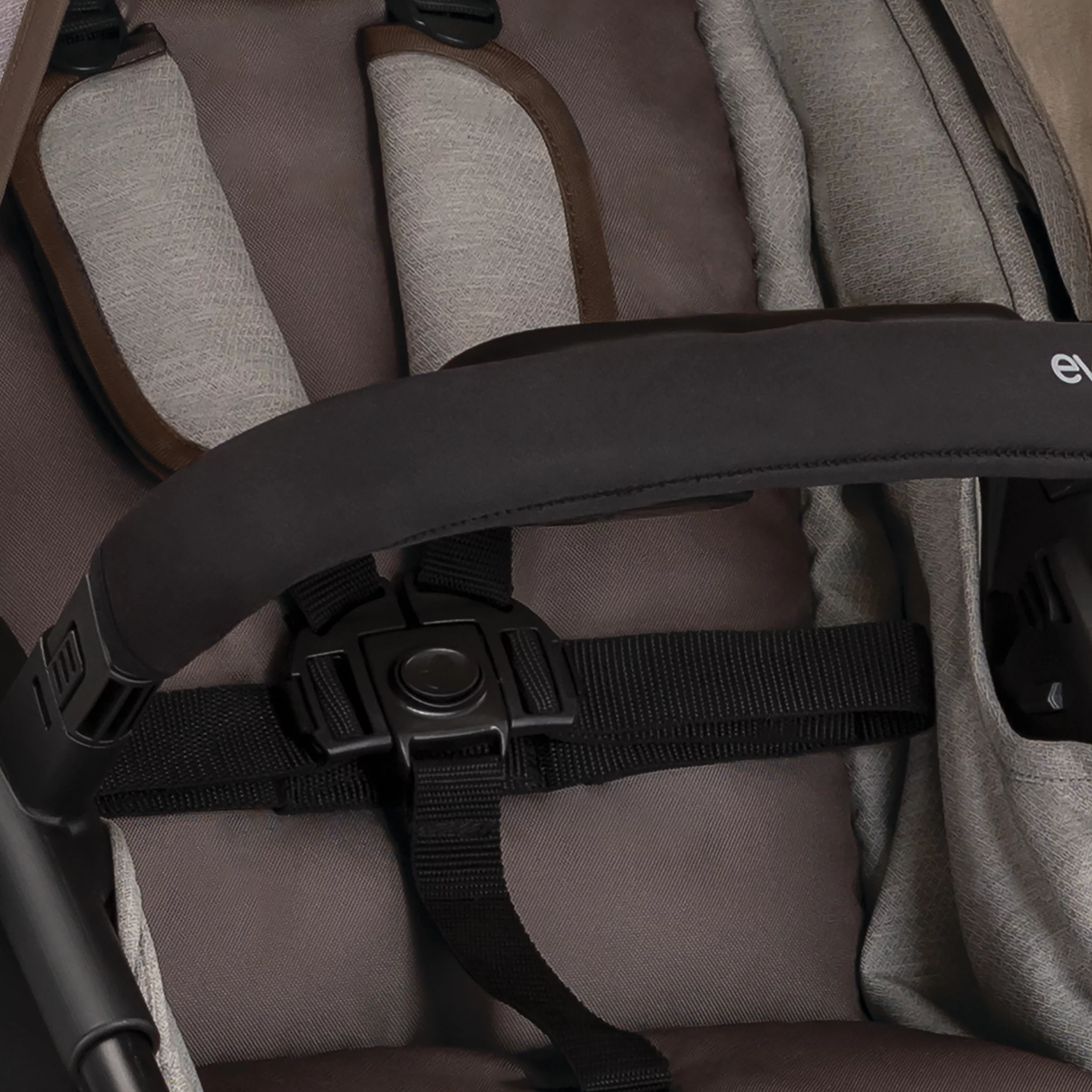 Pivot Modular Travel System with LiteMax Infant Car Seat with Anti-Rebound Bar (Desert Tan)