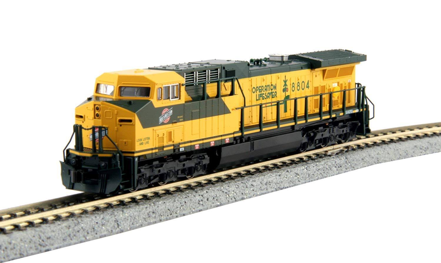 Kato 1767035 N Chicago u0026 North Western GE AC4400CW #8804