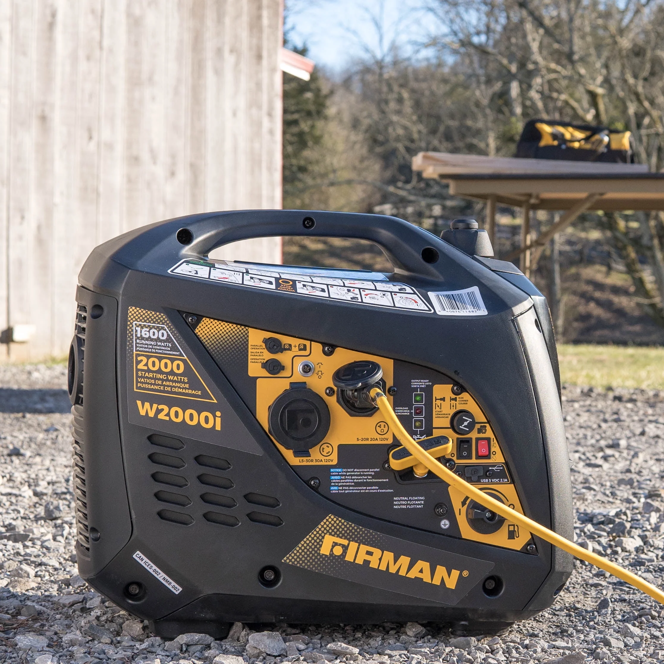 FIRMAN W01682 1600/2000 Watt Peak Gasoline Powered Inverter Generator