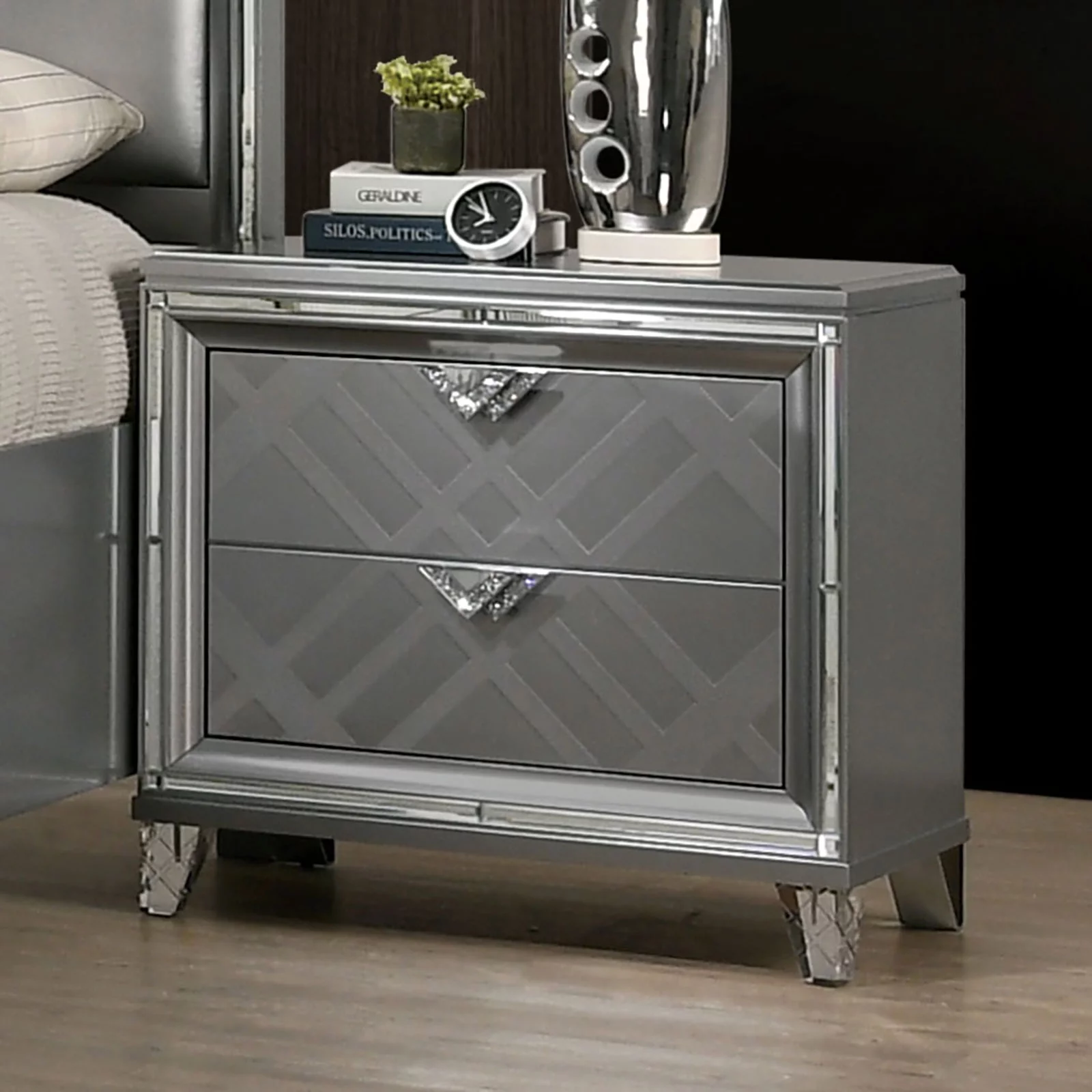 Contemporary Silver Eastern King Size Bed w LED Dresser Mirror USB 2x Nightstands 5pc Set Bedroom Furniture Chrome Pulls