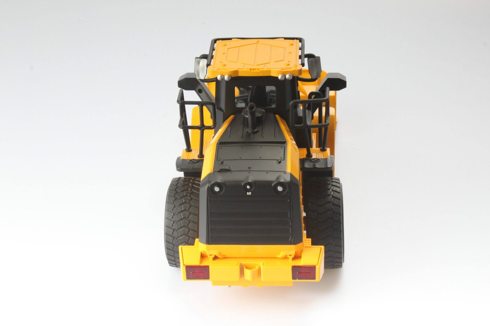 Diecast Masters DCM25003 Cat 1/24 Scale RC 950M Wheel Loader