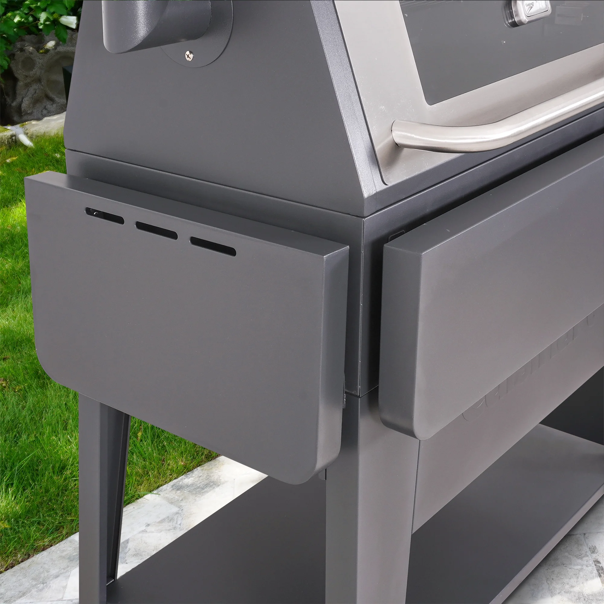 Cuisinart Oakmont Pellet Grill with Stainless Steel Lid