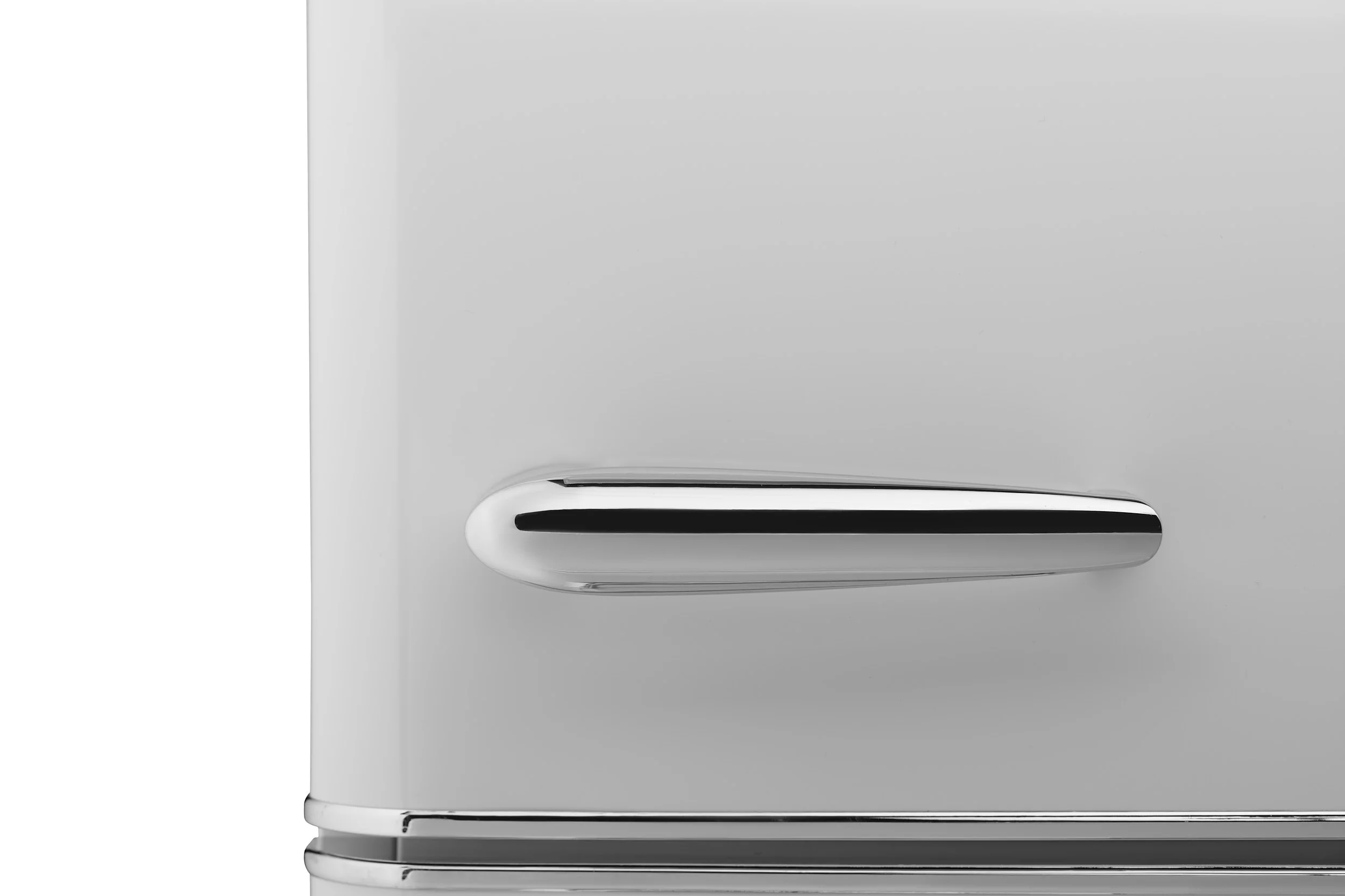 iio 7 cu. ft. Retro refrigerator with bottom freezer