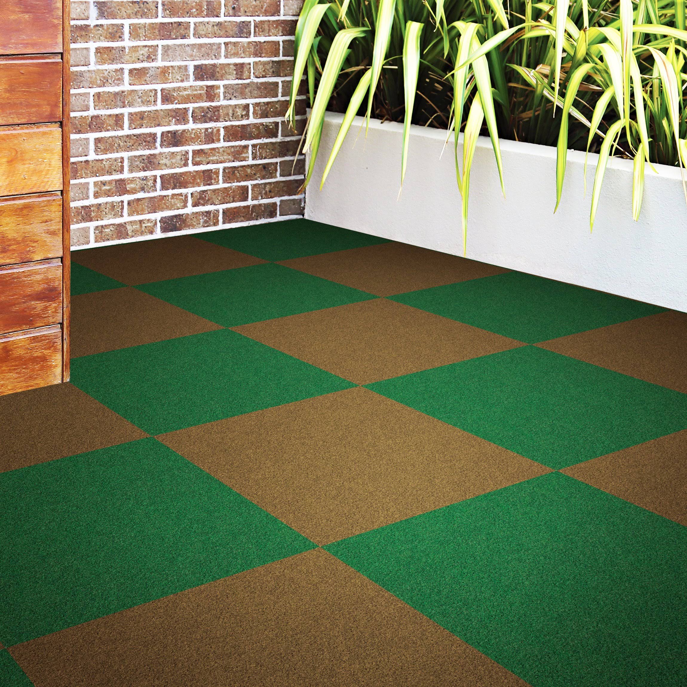 Foss Floors Peel and Stick Grizzly Grass Turf Carpet Tile (15 Tiles/Case) D58 Pecan