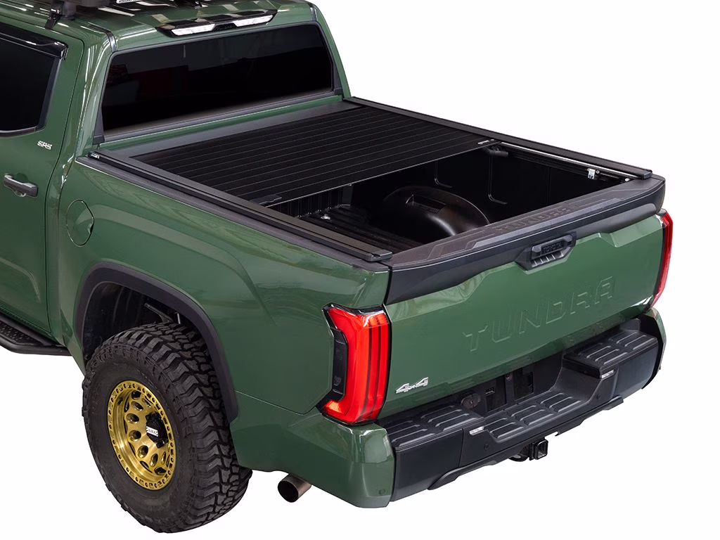Retrax by RealTruck RetraxPRO XR Retractable Truck Tonneau Cover|T-80485|Compatible with 2020-2023 Chevy/GMC Silverado/Sierra 2500/3500HD (does not fit w/ factory side boxes) 8'2" Bed