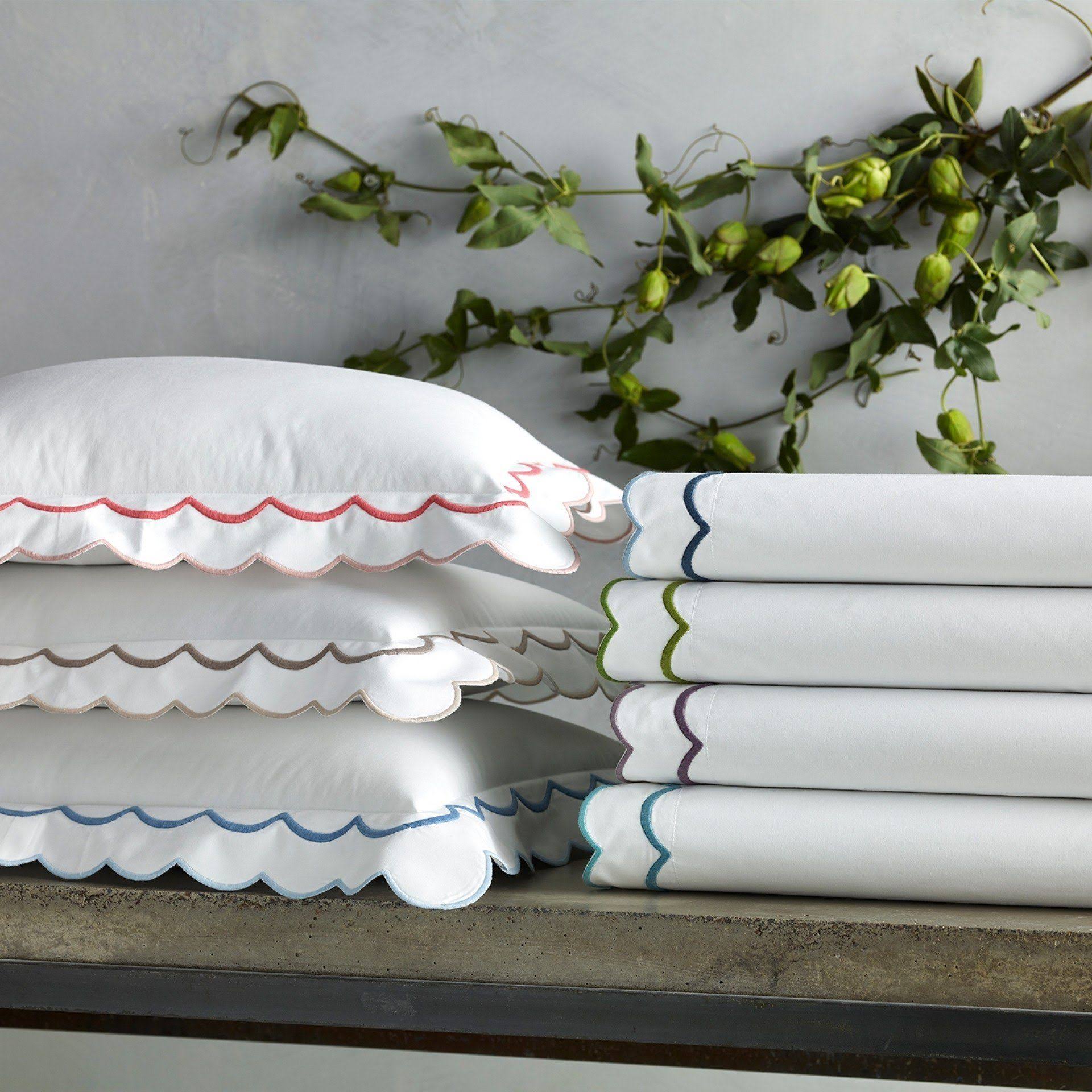 Matouk India Scallop 350 Thread Count Flat Sheet - Twin / Fig