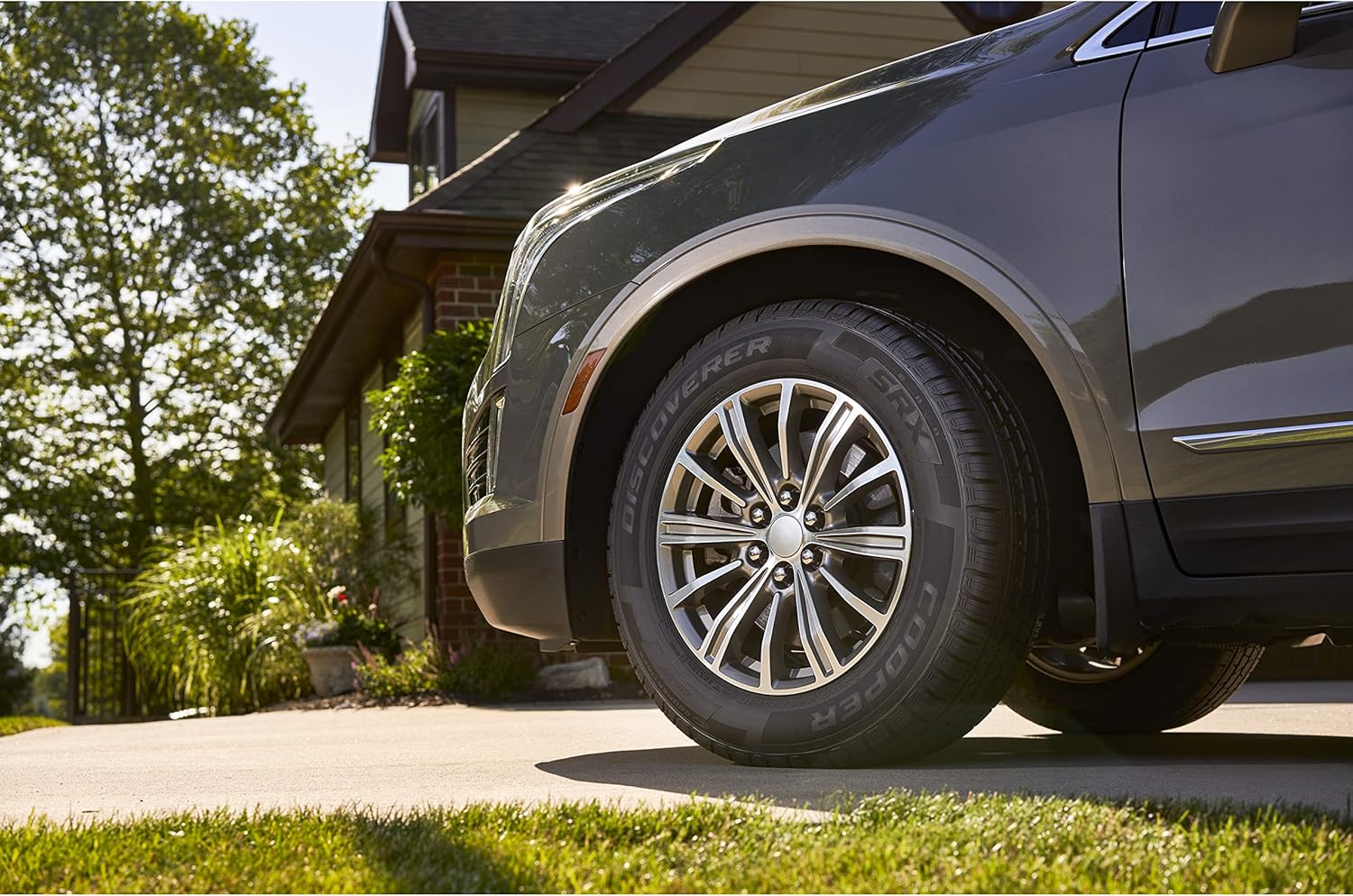 Cooper Discoverer SRX All-Season 245/60R18 105H Tire