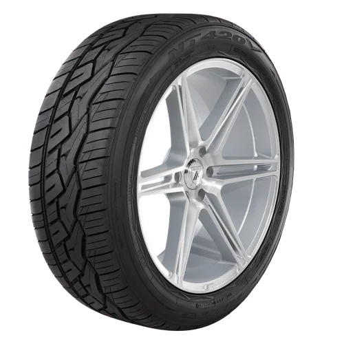 Nitto 305/50R20 120H XL NT420V 32.1 3055020 - N203-950