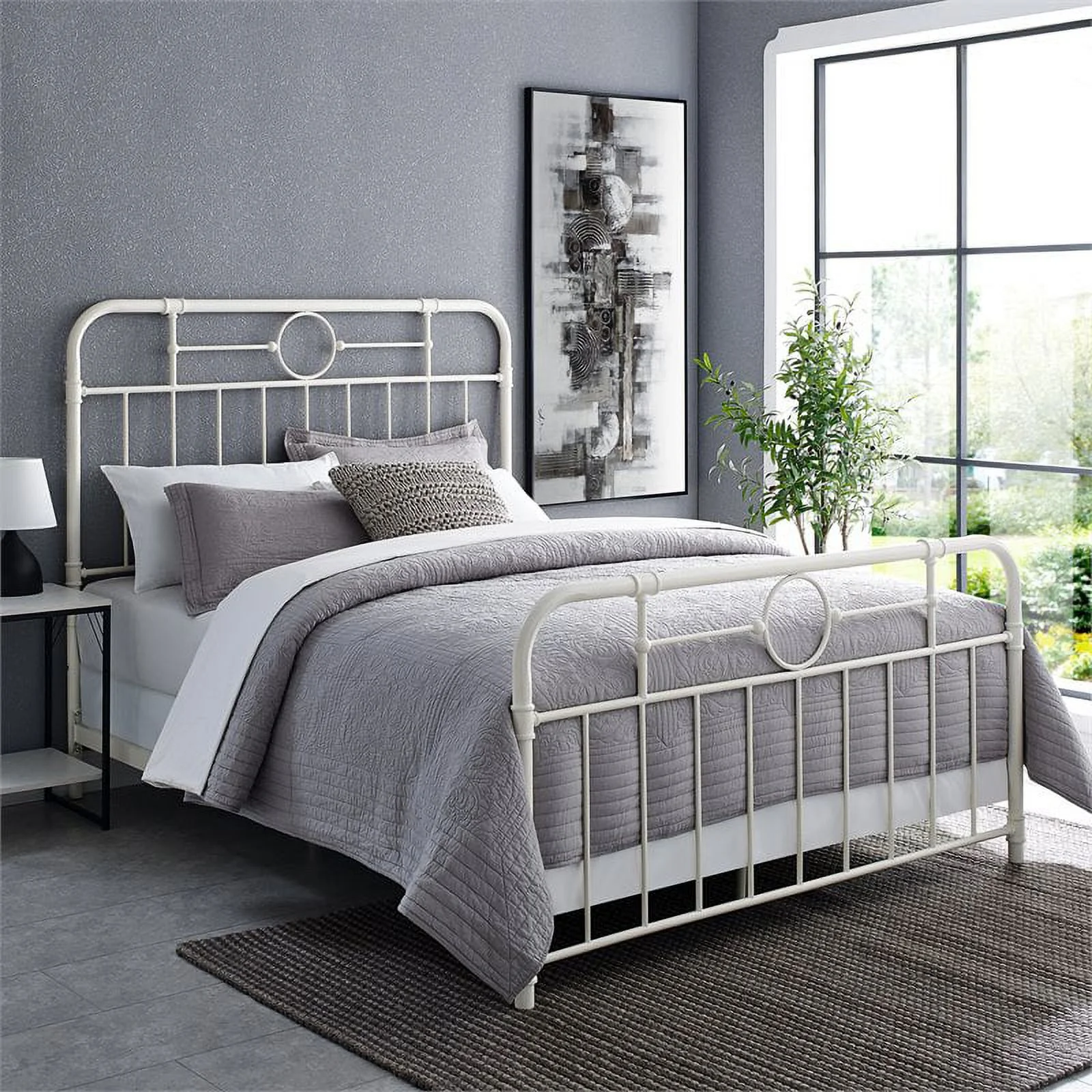 Antiqua Metal Pipe Queen Size Bed in Antique White