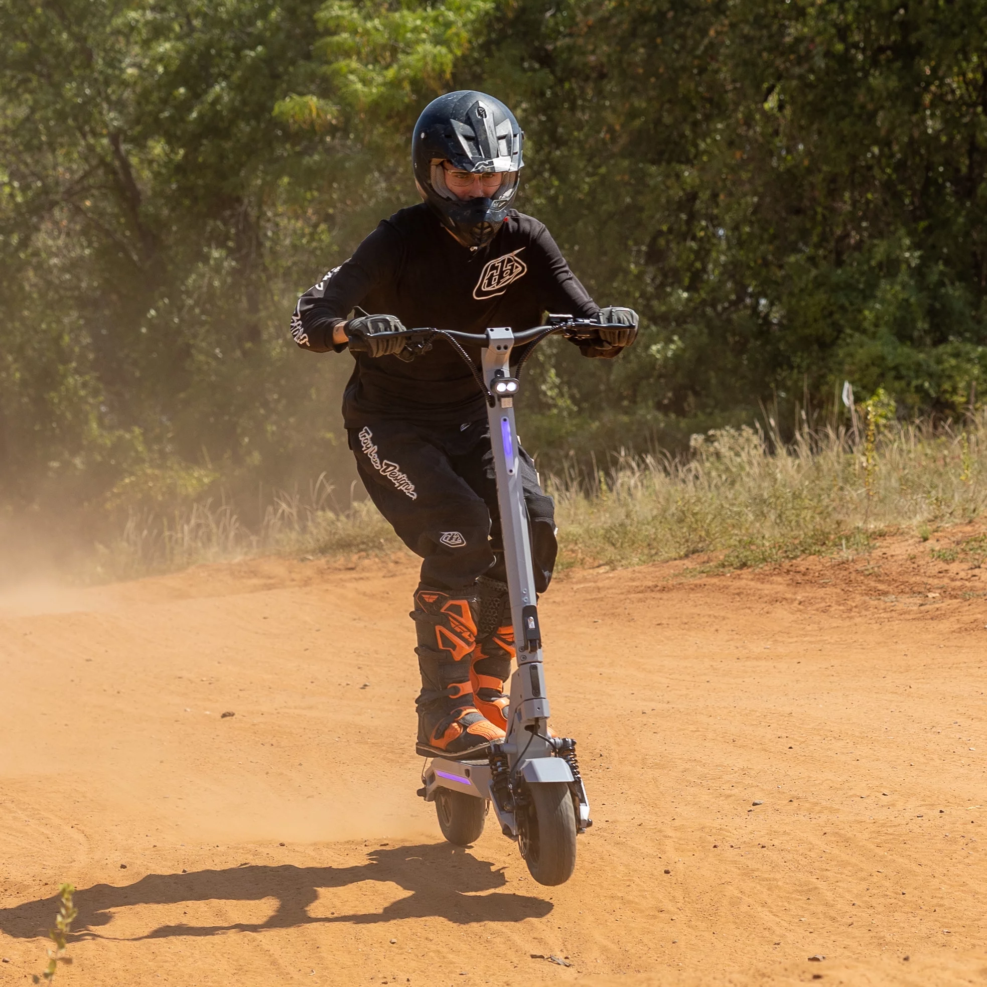 Foldable Electric Scooter for Adults - Powerful Motor, Long Range, High Speeds, Ideal for Commuting