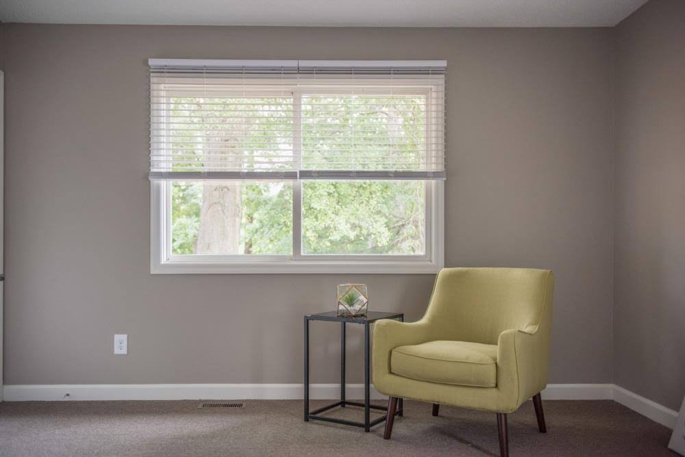 Wave Contour 2-in Slat Width 65-in x 42-in Cordless Soft White Faux Wood Room Darkening Faux Wood Blinds | WC26642W-D