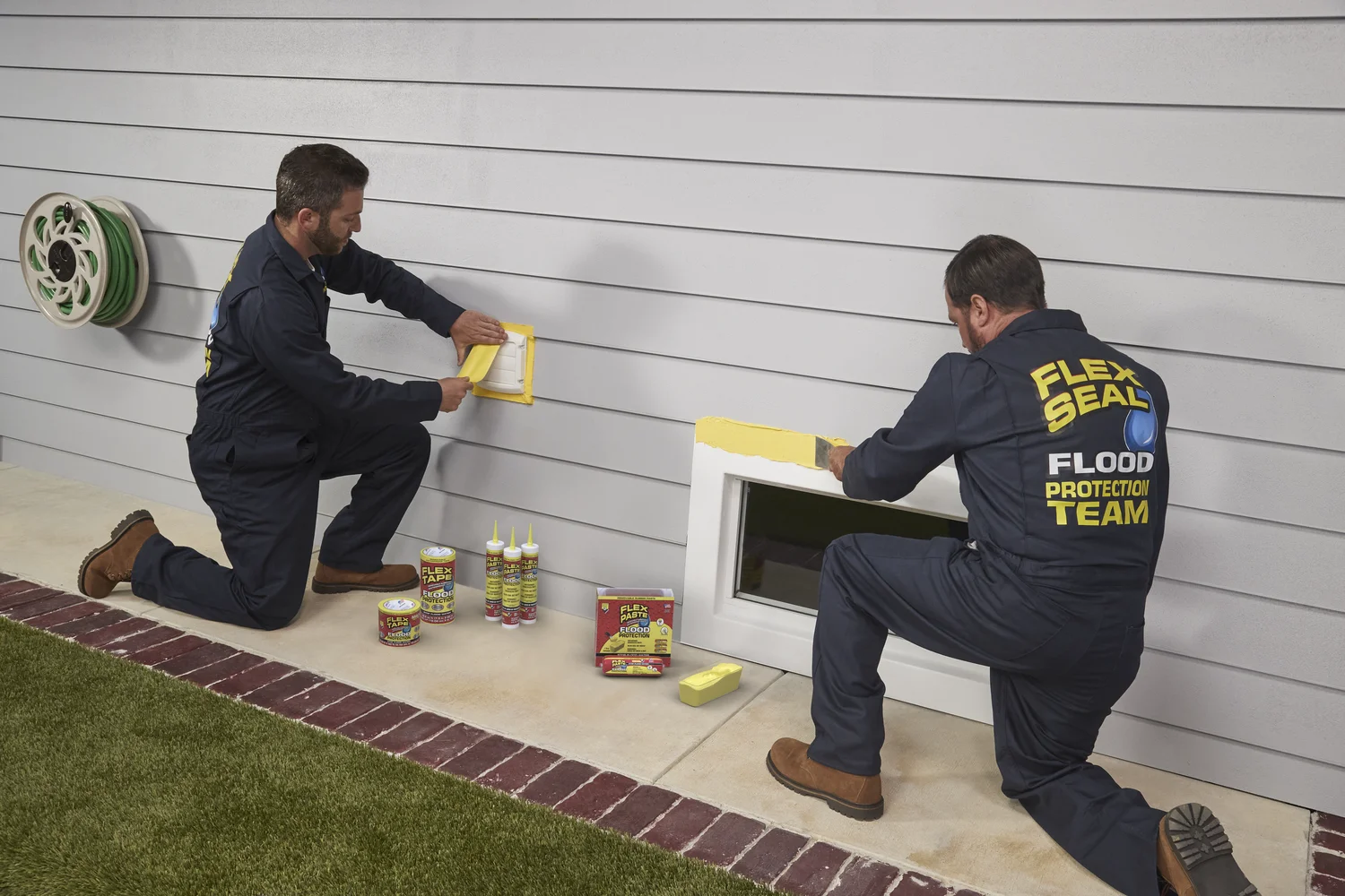 Flex Seal Flood Protection Liquid Rubber Sealant Coating, 28 fl oz, Yellow