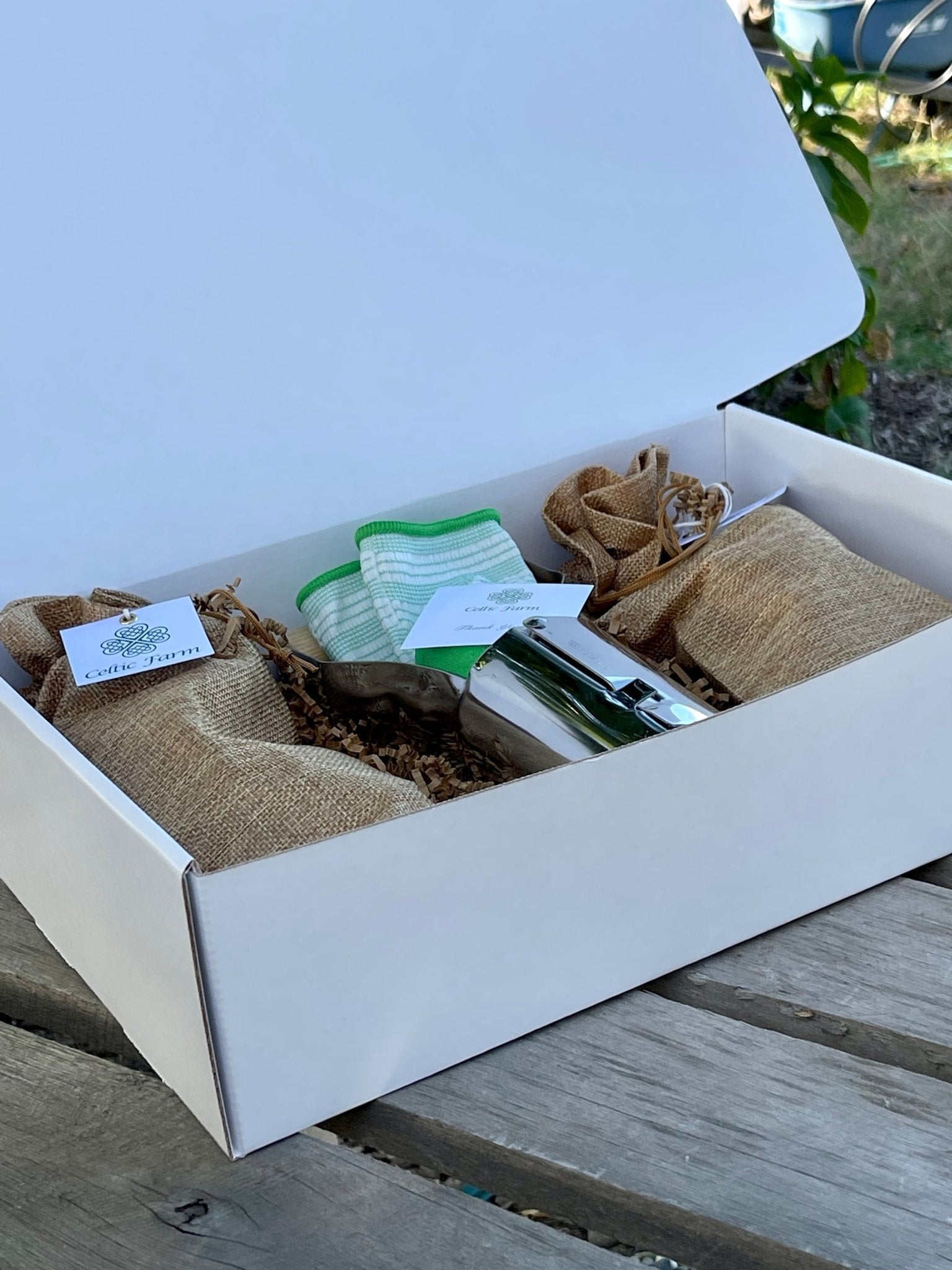 Daffodil Bulb Garden Gift Box