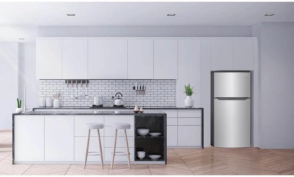 Frigidaire FFHT1835VS 30 Inch Freestanding Top Freezer Refrigerator with 18.3 cu. ft. Total Capacity, 2 Glass Shelves, 4.9 cu. ft. Freezer Capacity, Right Hinge with Reversible Doors, Crisper Drawer,