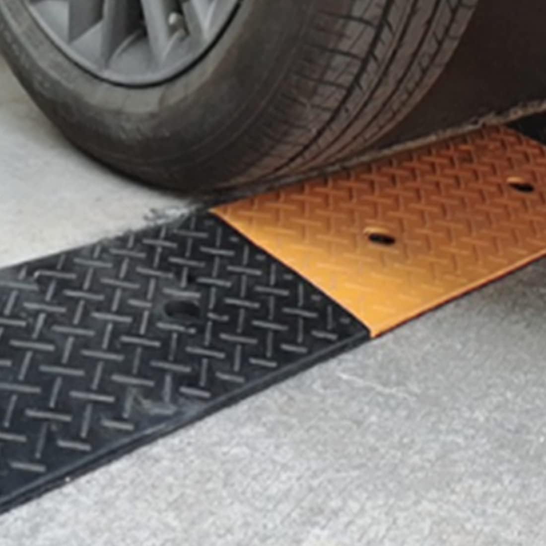 2 Rubber Curb Ramps Heavy Duty Driveway Curb Ramp 10 Ton Car Slope Ramp for Sidewalk Cars RV Trucks Shed Access Bike Pets Scooter Wheelchair 39.3*5.9*2inch