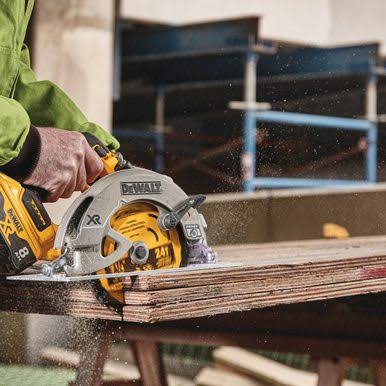 DeWalt DCS574W1 20V Max XR Circular Saw, 7-1/4-Inch, Brushless, Power Detect Tool Technology