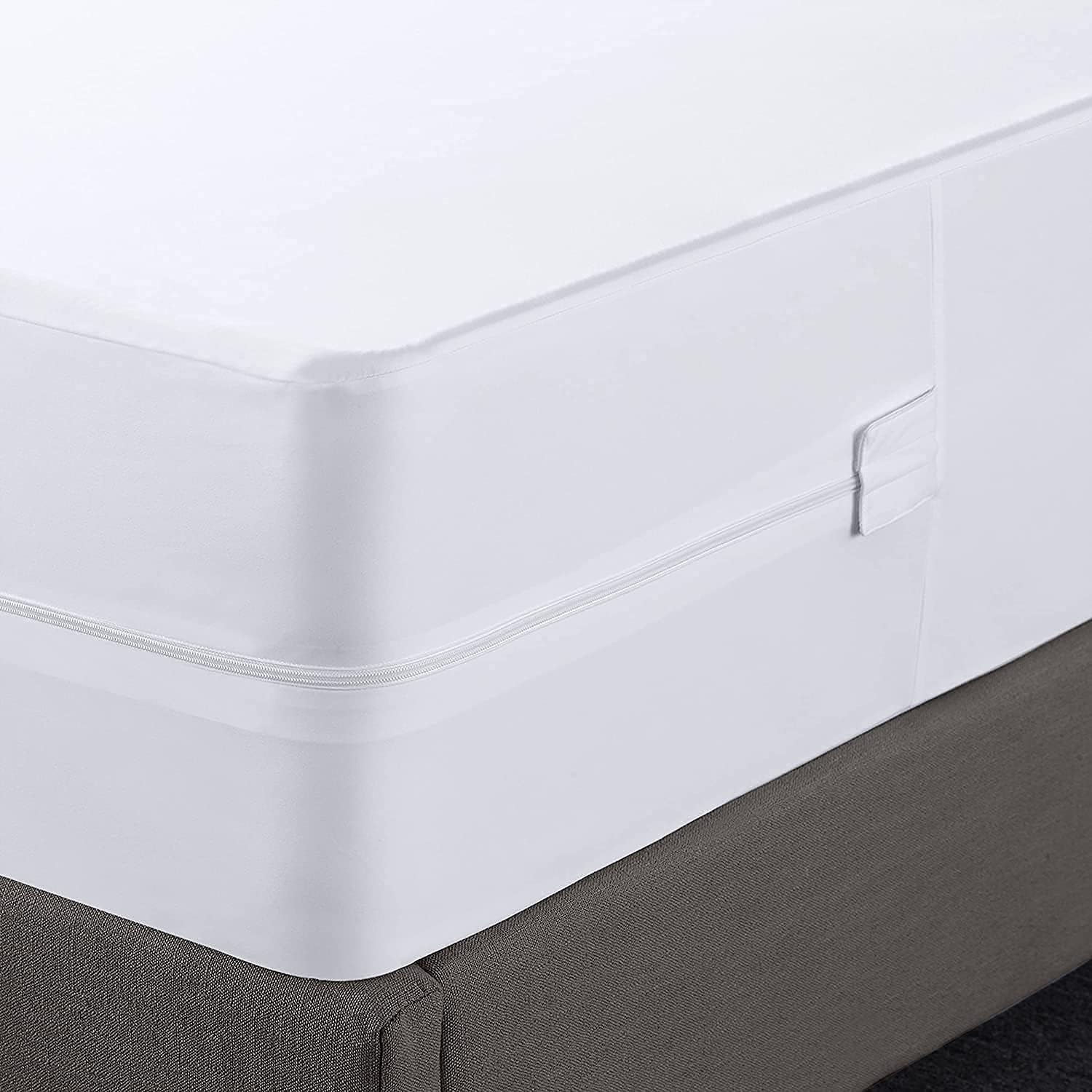 Utopia Bedding Zippered Mattress Encasement Twin XL, 100% Waterproof Mattress Protector, Absorbent, Six-Sided Mattress Cover