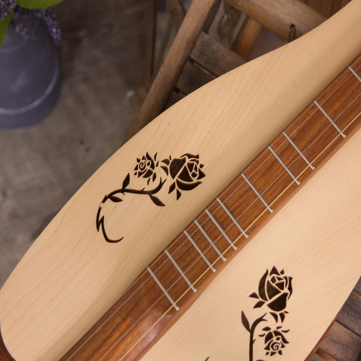 Roosebeck Grace Mountain Dulcimer w/Rose Soundholes - 4-Strngs